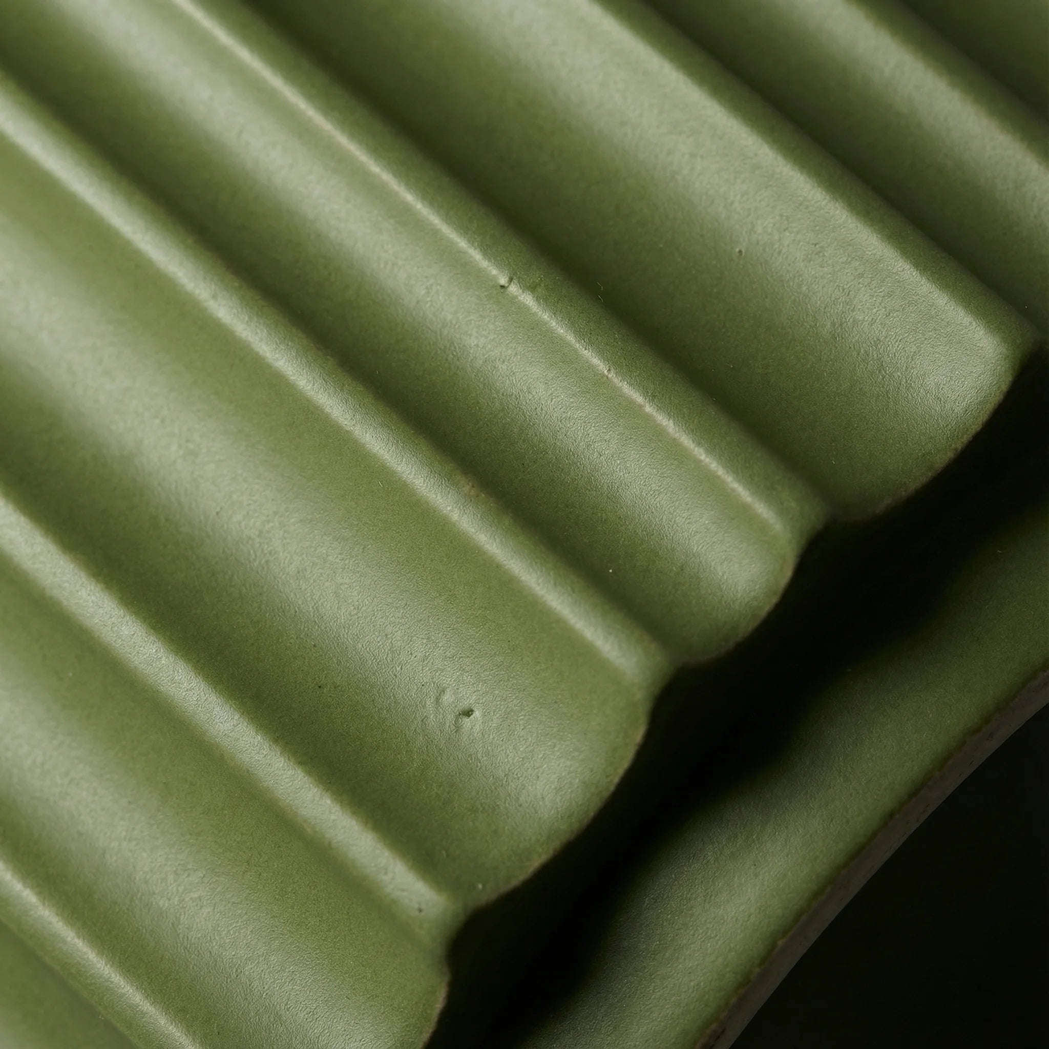 Wall Lamp | Resin Modern Wavy Accent Light